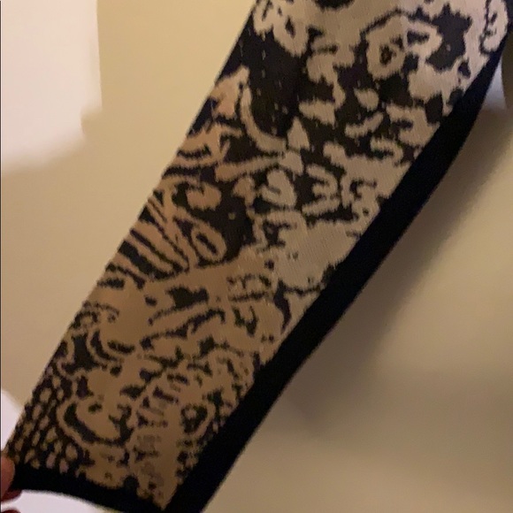 ZOZO soft patterned sweater EUC - Picture 5 of 8